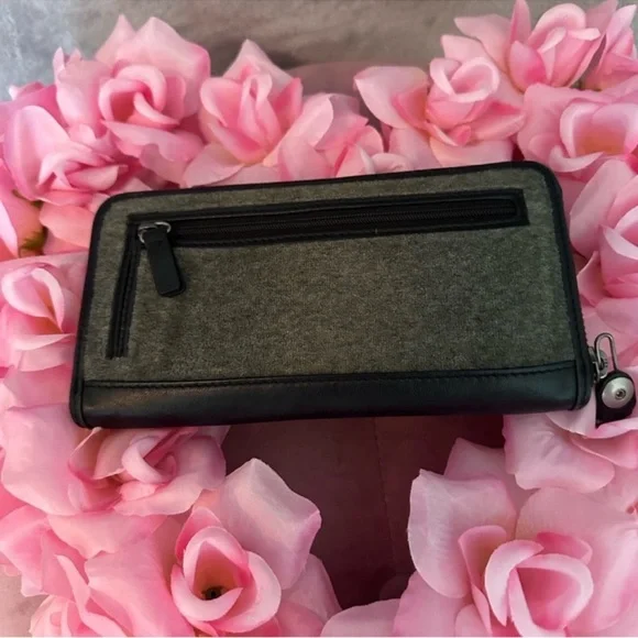 Juicy Couture pink and gray vintage daydreamer with pink and gray juicy wallet - Picture 4 of 15